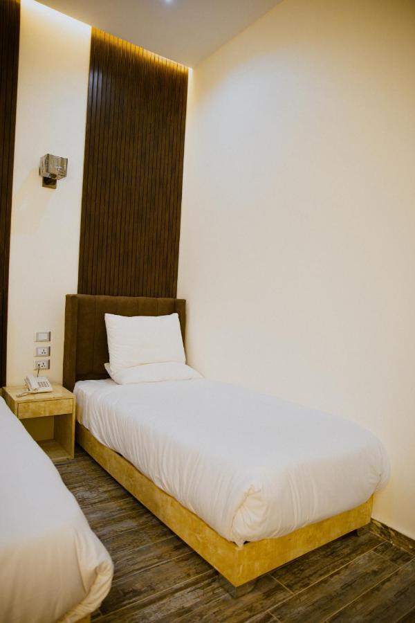 Tourist Palace Hotel Kairo Bagian luar foto