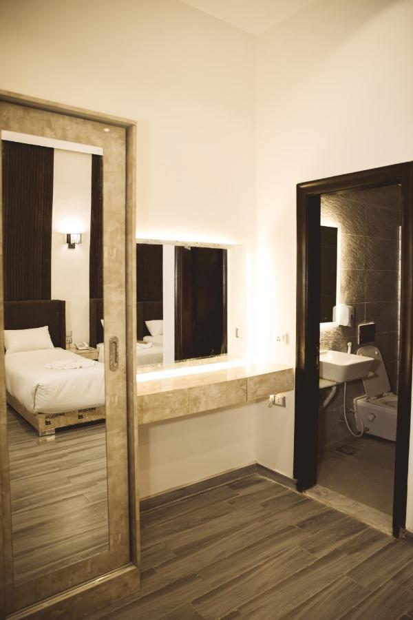 Tourist Palace Hotel Kairo Bagian luar foto